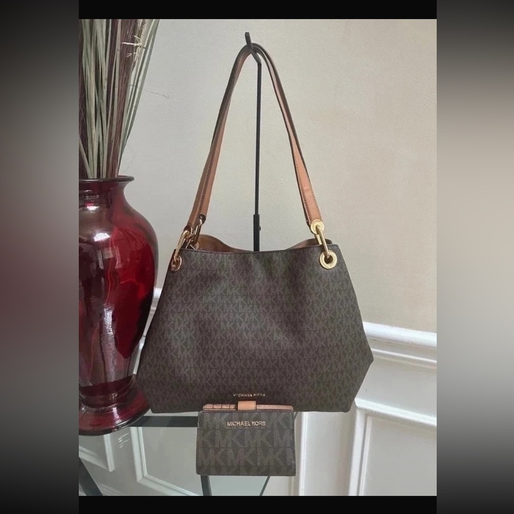 🌹Michael Kors Brown Logo Shoulder Bag with Matching Wallet • Free Bag Charm